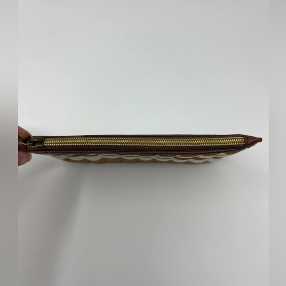 Relic Women’s Takeaway Scalloped Clutch in Great Condition - Picture 10 of 12